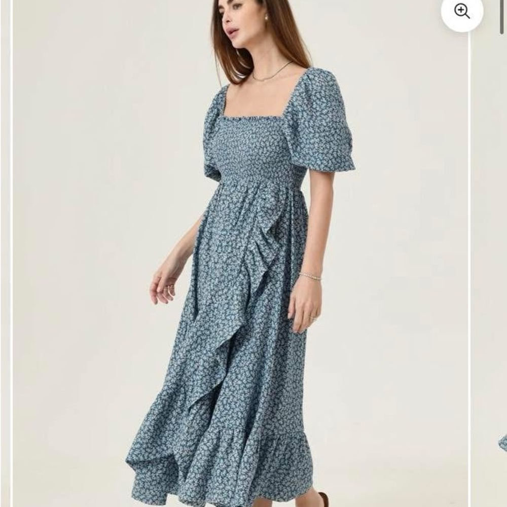 Square-Neck Smocked Maxi Dress in Dusty Blue Floral - Picture 2 of 2